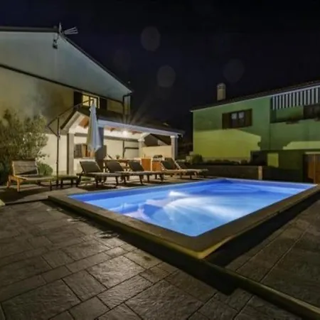 Apartament House Mario
